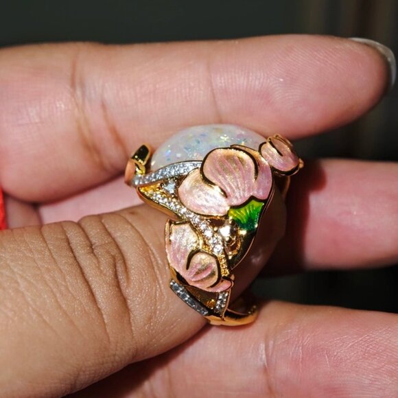 Vintage Style Large Oval Opal Ring - Picture 5 of 6
